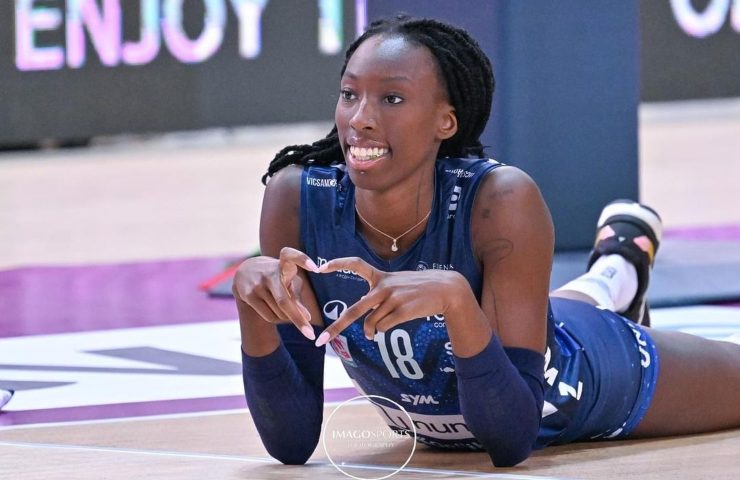 Paola Egonu in campo con Vera Volley