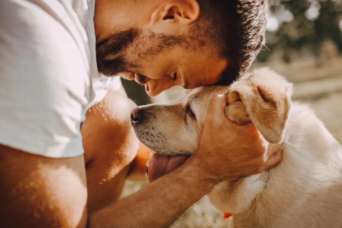 Uomo con il suo cane